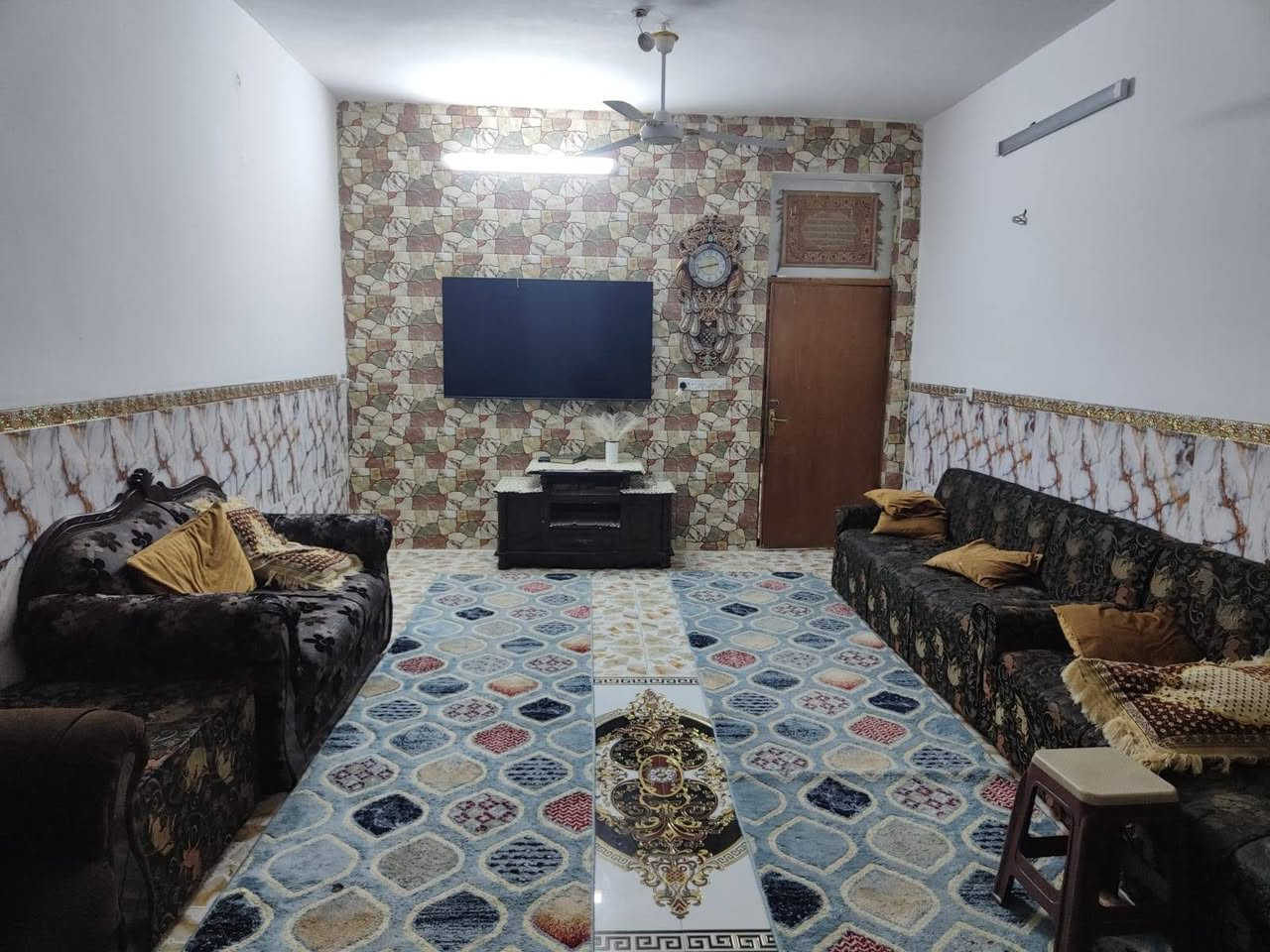 دار سكن للبيع في منطقه ٩ نيسان كافه الخدمات موجوده 
طابو ملك صرف 
المساحه ٢٢٠ متر 
للاستفسار ***********
