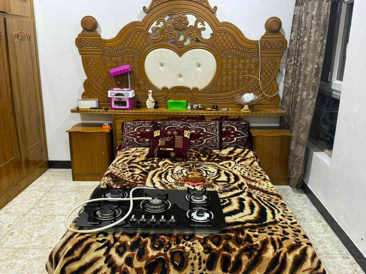 غرفه • نضيفه • النجف