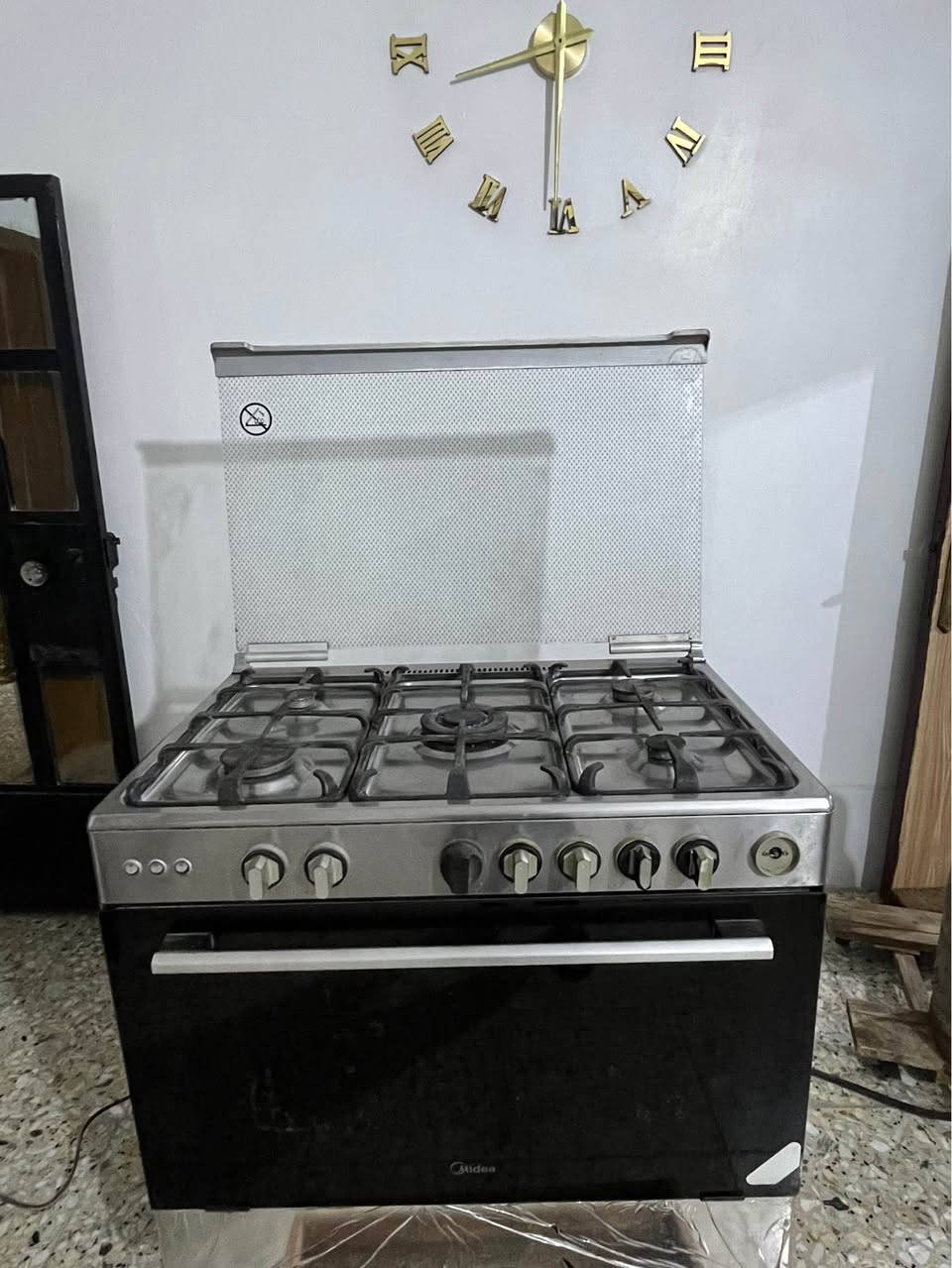 طباخ شغال كله على الفحص سعره 150 وبيه مجال المكان نهايه الشعله منطقه الدهله *********** بغداد, العراق
