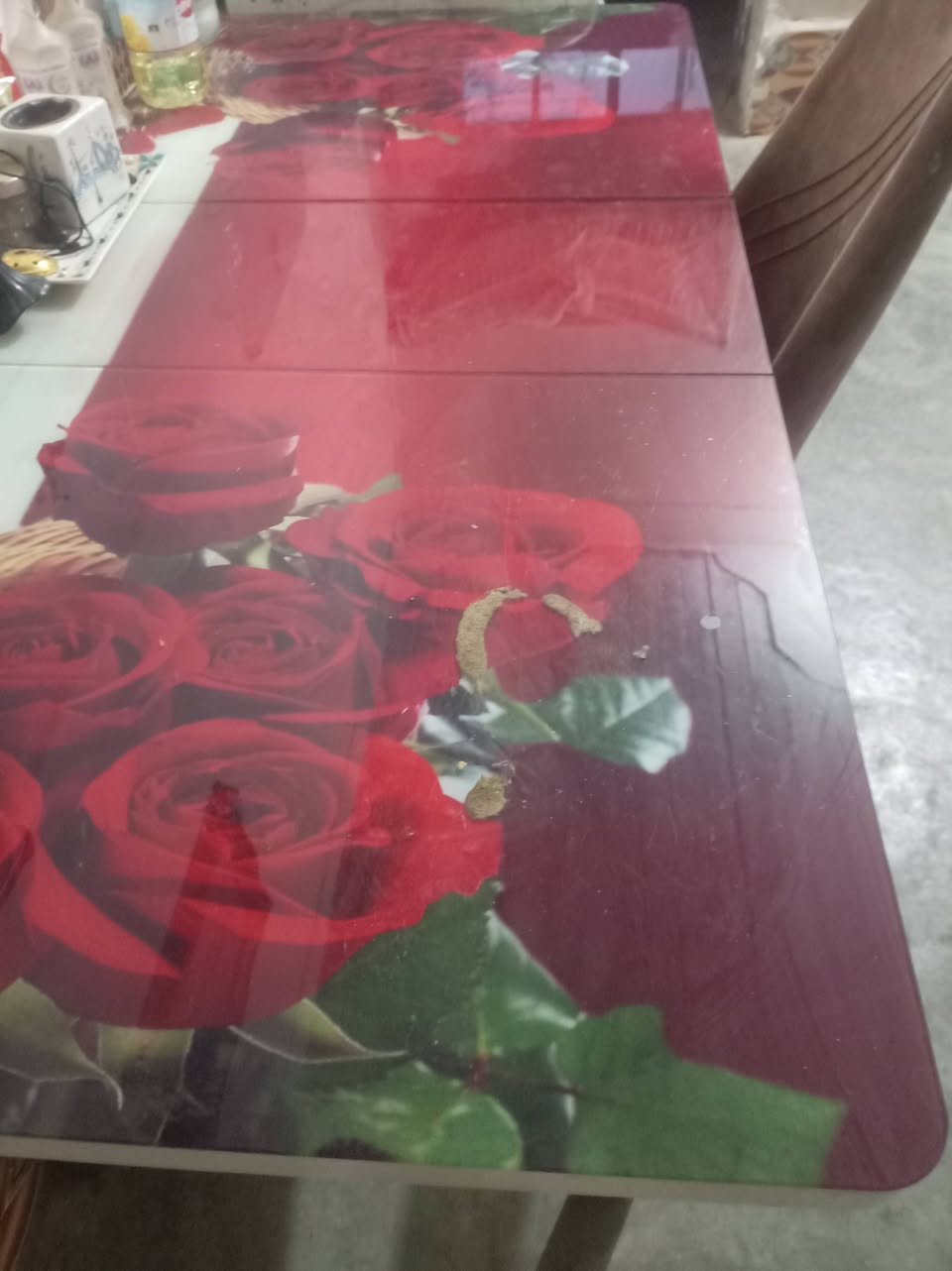 للبيع أثاث بيت كامل ميز طعام مع ٣ كرااسي + غرفه نوم +طباخ +كاونتر + مبرده  *********** اتصل ودلل
