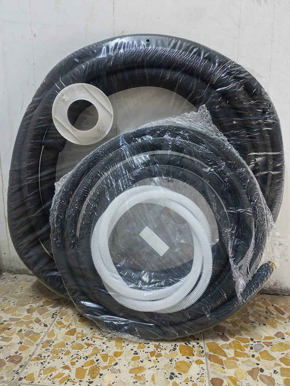 السلام عليكم
بواري سبلت ٢ طن عدد ٦
و بواري سبلت طن ونص عدد ٤ 
مال شركة توسوت جديد 
مكان بغداد  ***********
 وعندي وايرات هم وياهن
