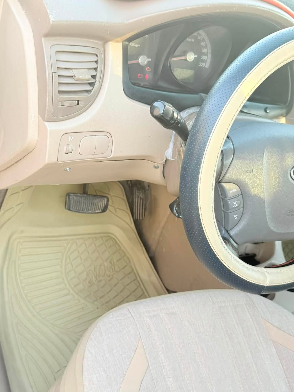 كيه سبورتج مديل 2009
خليجي سياره  مكفوله حلوه تبريد خير من الله 

***********

السعر80

المكان الغراف
