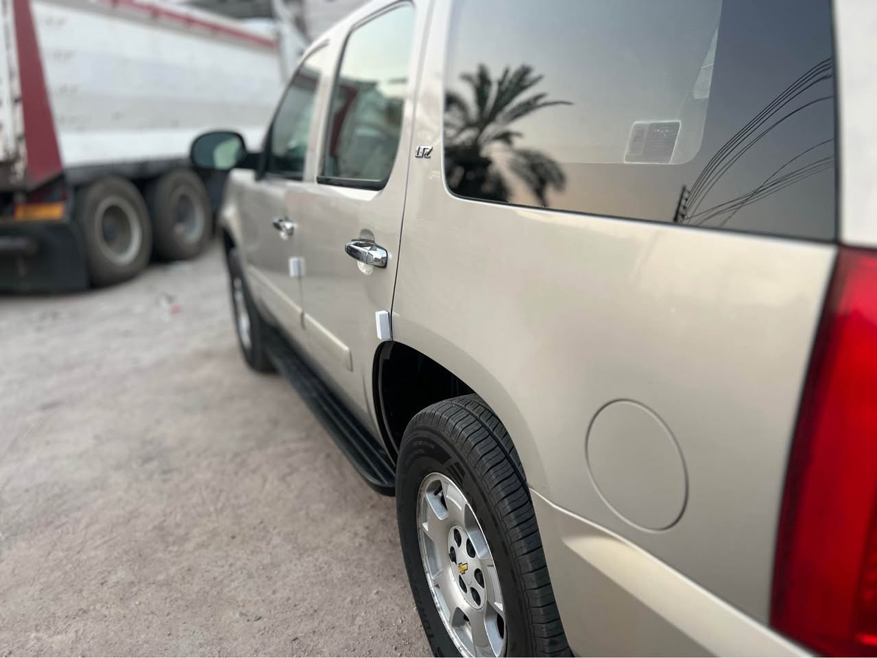 تاهوا 2007LTZ.  فول مواصفات  خصوصي شرط التحويل  لا وكاله ولا بعد شهر

فتحت سقف

تحكم إستيرين 

جنطه كهرباء  شفط

تشغيل  من بعد 

كشنات كهربا. امامي خلفي 

تبريد. ٣. قطع 

تبريد نعمه من الله   

تخم تاير جديد

كير جديد مكينه نعمه من الله 

السياره مكفوله من جفيه ً وتكم.وشاصي

مكفوله كافت اصولياته. من أي شكال شرعي 
 
بيه رشات صبغ  الجماليه فقط.  سعرها.   ١٦٩  بيه مجال قليل للشراي

العنوان. بصره. كرمه علي.    هاتف. *********** البصرة, العراق
