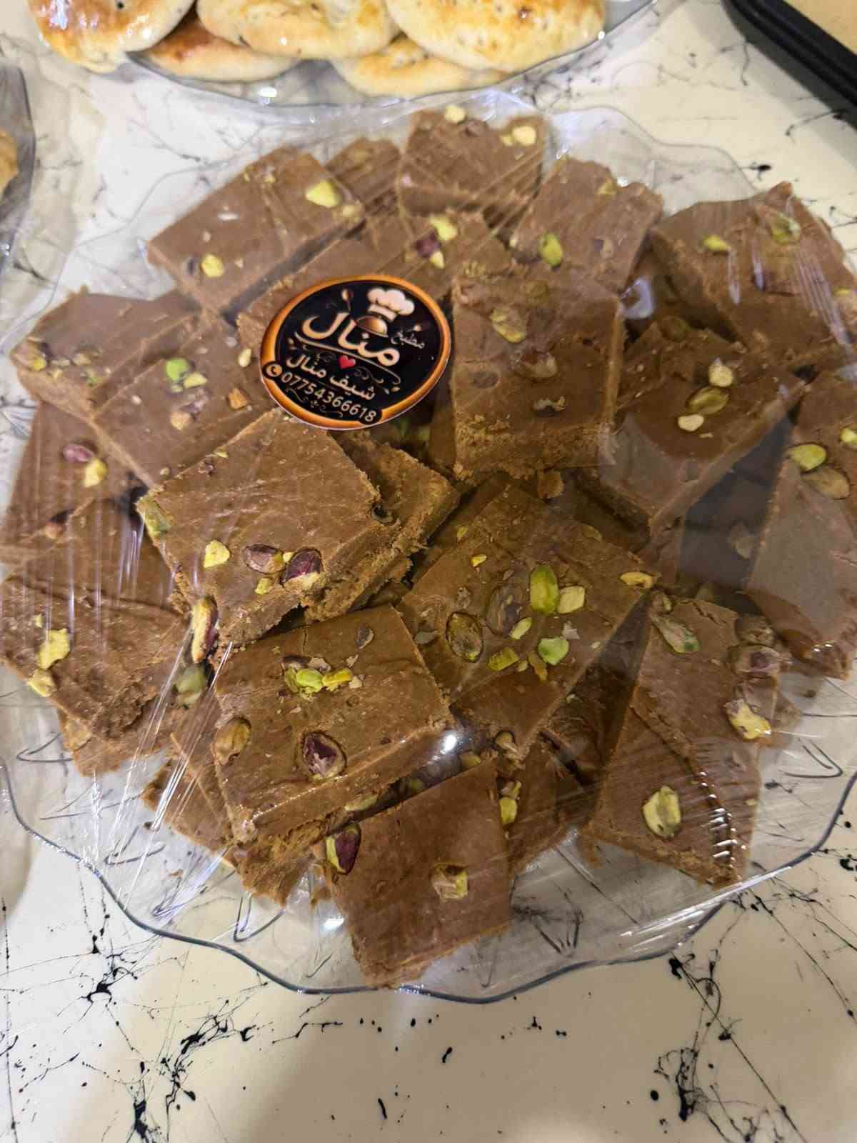 اللهم صلي على محمد وآل محمد 
جزء من طلبيه اليوم 
مكاني ديوانيه عروبه رقم الحجز ***********

نص مكتوب في الصور:
- مطبخ منال
- شيف منال
- ***********