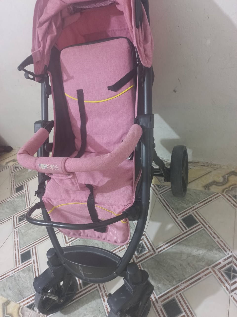 عربانه طفل 
للبيع جديده 

بيهه حزام لطفل
استعمال قليل

سعر 100 وبيها مجا

اللاستفسار 

***********

