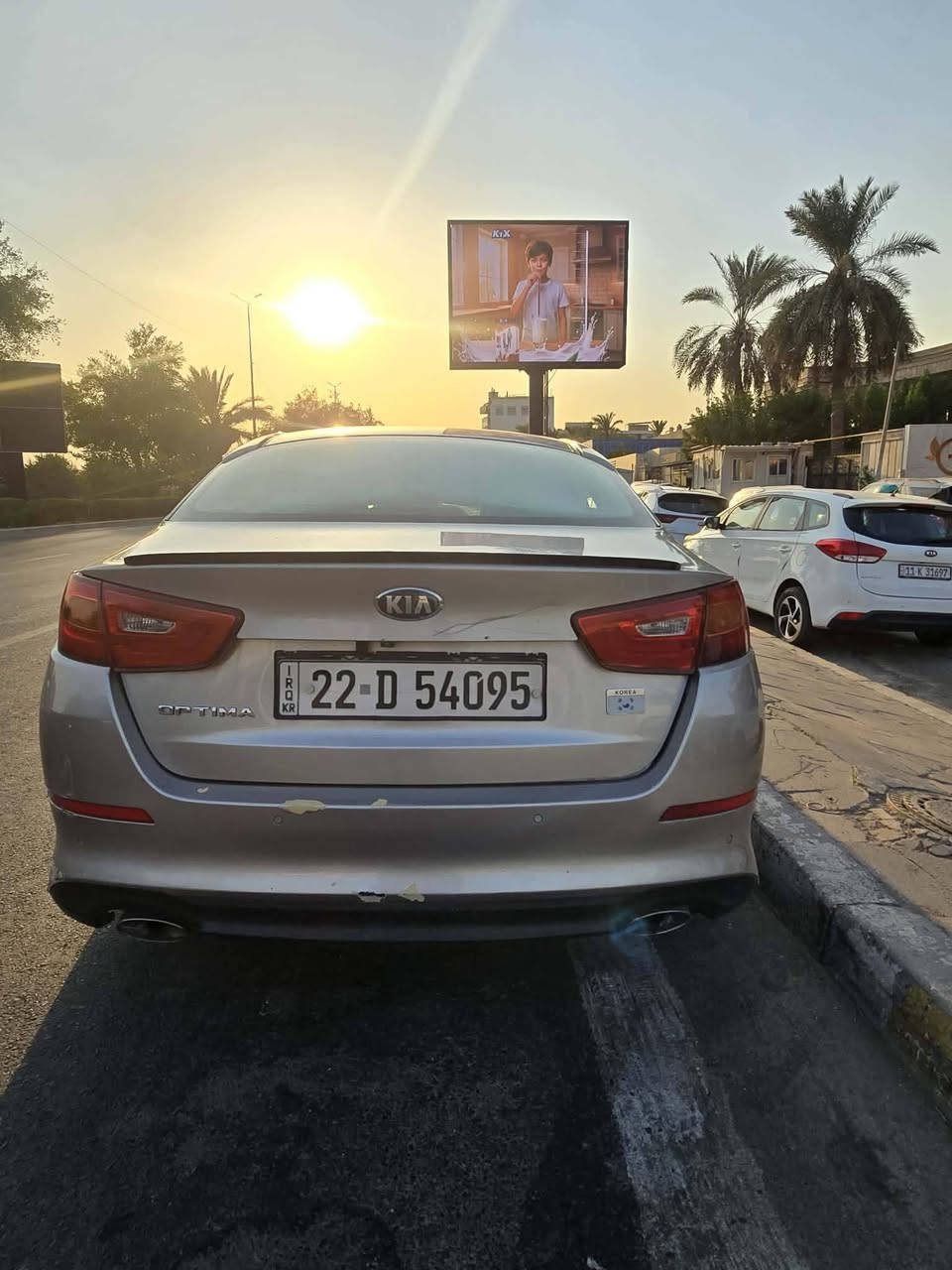...
- كيا اوبيتما ٢٠١٤  خليجي 
- محرك ٢.٤ Dohc 
- ماشية ٢٣٩ 
- فول مواصفات عدا الفتحة 
-بصمة
- تحكم ستيرن
- شفتات ستيرن
- كشن كهرباء + خزن 
- حساس امامي خلفي 

بيها حادث هنا صاير جاملغ خلفي و نص قبغ الجنطة
السعر 115 ورقة
للاتصال ***********
