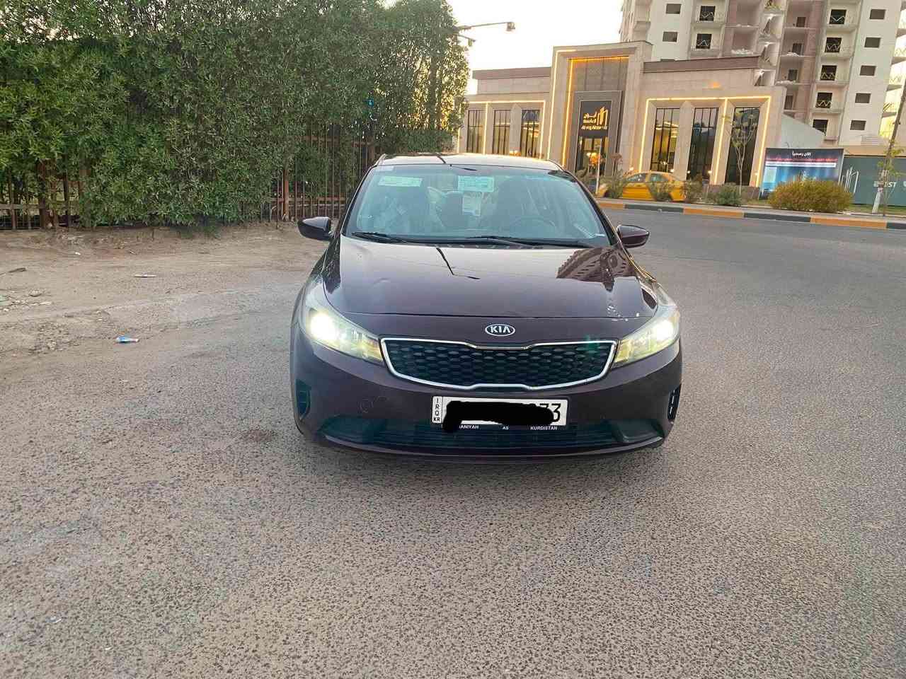 السلام عليكم
سيارة فورتي موديل 2018 
السياره ورد أمريكي

سنويه جديده السياره مكفوله 

بيه ثلاث قطع بدون دوخل

رقم سليمانيه 

السياره بسمي تحويل ثاني يوم 

مكاني  :بغداد الكرخ

***********
