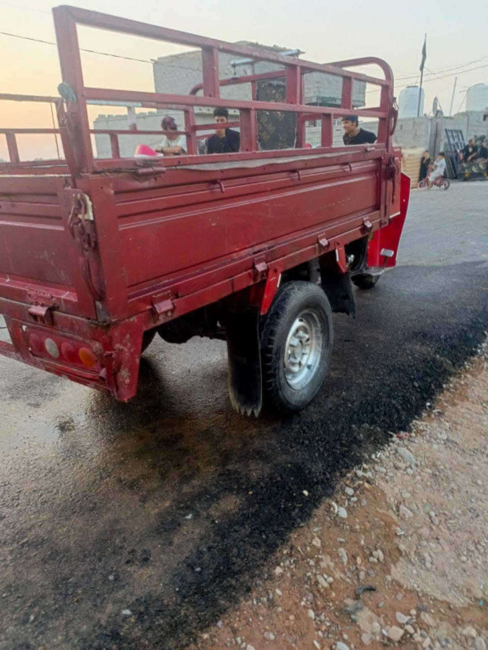 سلام عليكم ستوته دايوان موديل 2015 للبيع خير من الله كله شغال سعر 800بيها مجال قليل حك جيه مكاني بغداد المعامل ع سياحي قرب مقبره مسيح مكلف بنشر رقم صاحب ستوته ***********
