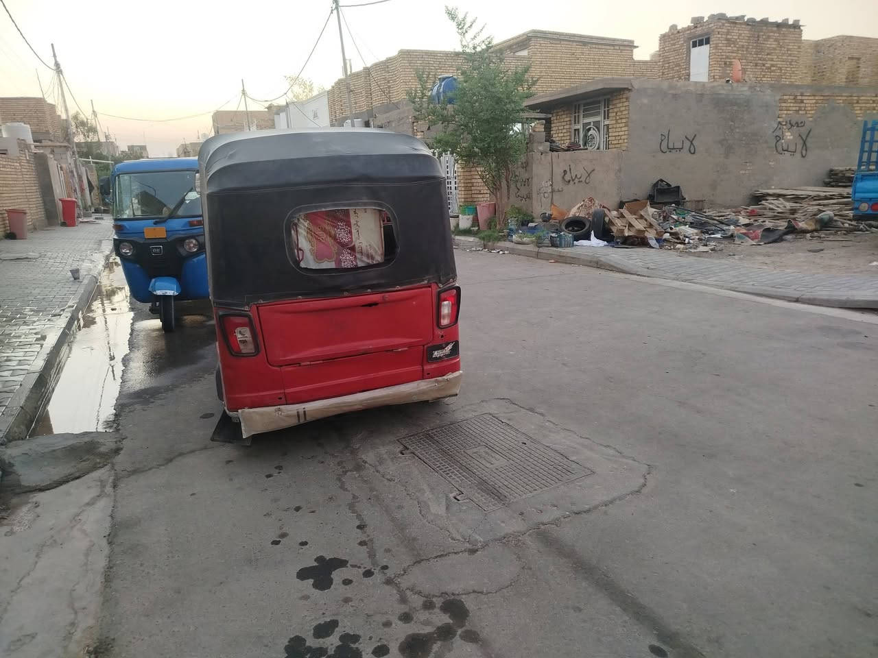 السلام عليكم
تكتك بياجو للبيع موديل 21
أوراق كامله اصوليه محوره مكينه باجاج 22 
المكان كوت/مركز المدينة 
***********
***********
