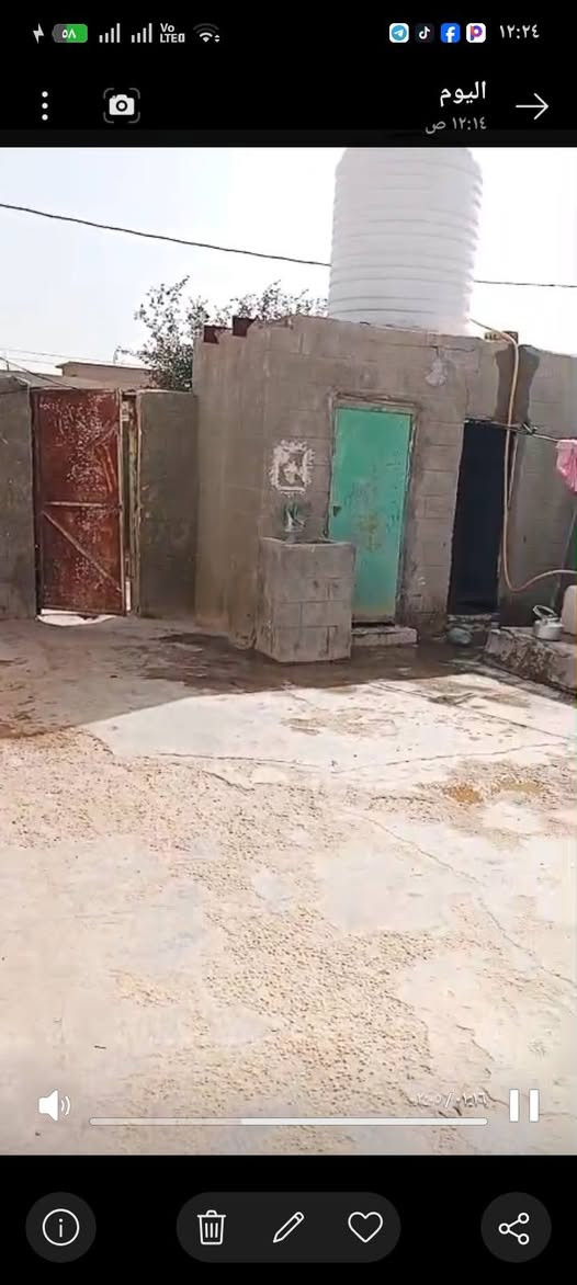المساحه 350 سعر 35 و بيه مجال
***********
اخوان بيت للبيع بل زراعي خلف الحسينيات عمود 462 قريه سيد داخل يتكون من 5 غرف نوم + مطبخ +صاله + استقبال و حوشين كامل ماء و وطني و مولد موقع حلو

نص مكتوب في الصور:
- ١٢:٢٤ ص اليوم