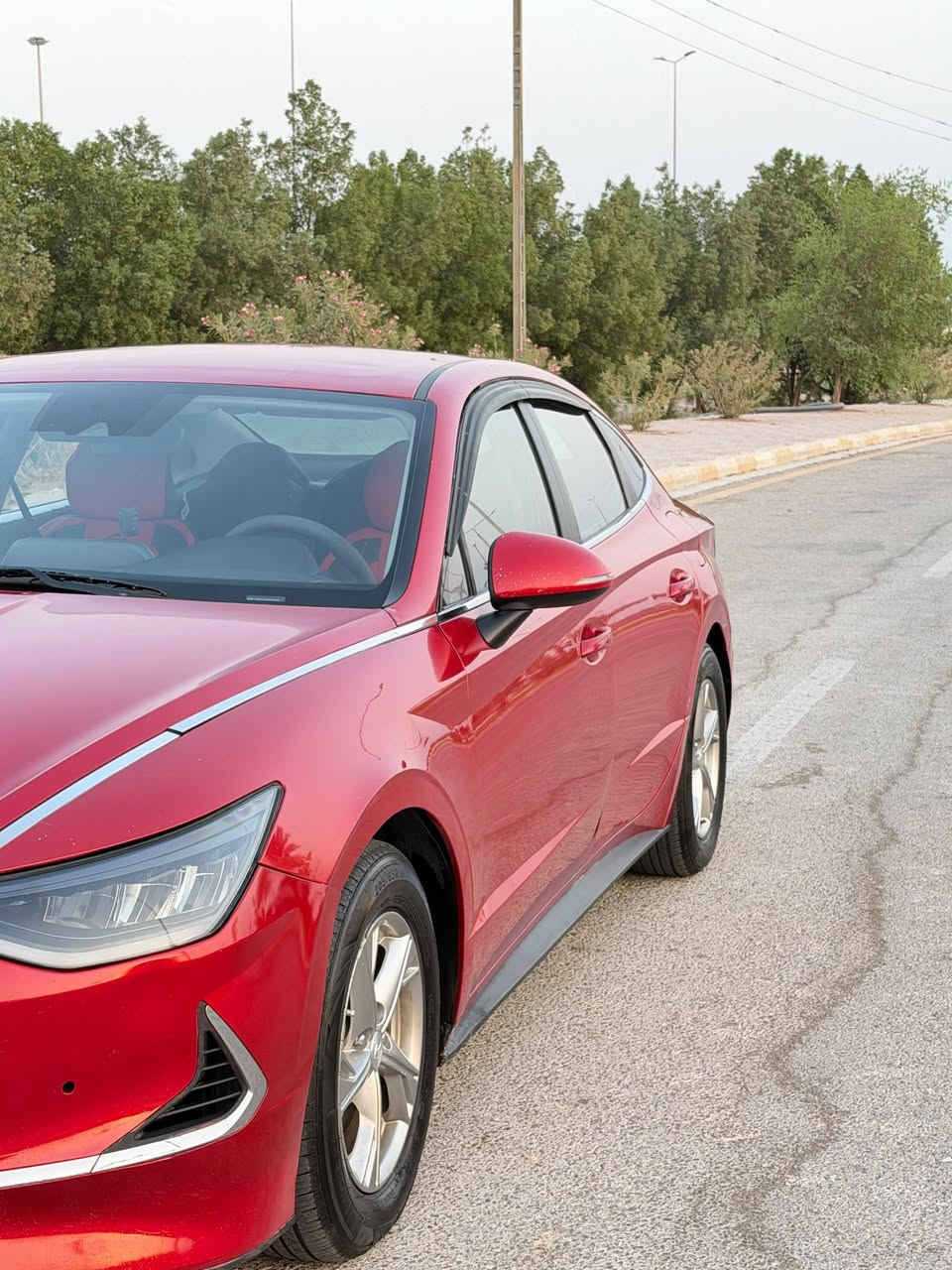 السلام عليكم
سوناتا للبيع موديل ٢٢ وارد امريكي  لون احمر 

🧰 شرط السياره جاهزة من حداديه ومن باقي التفاصيل تخم تاير جديد باتري كوري اصلي جديد جامه أمامه جديدة 

⚙️ محرك 2500 برغي مامفتوح مكفول من كلشي 

🪛 كير شرط على وضع شركه مكفول 

🧊 تبريد ثلاجة

🛞 تحكمات ستيرن

🅿️ وقوف ذاتي

🛣️ تحديد مسار

🛑 اطفاء عند الوقوف

⚙️ مثبت سرعة

🎒 جنطة بصمة

🅿️ سايد بريك بصمة

🎶 سماعات دمام + مضخم

🪑 كشنات مخمل

💡 لد نهاري أمامي

🔦 لايت زنون عالي وناصي بلادي

💡 بك لايت لد

🌙 لايت أوتو

ماشيه سياره ١٢٥  وقابل للزيادة 

سياره حادث سرقه القطع وطخات اثنين  اني ابيع صبغ حزام 

سيارة محرك كير مكفولات برغي مفتوح بيهم سياره عليها ادامه من كلشي جاهزه و جديده مال جناي 
السعر١٢٧ ومجال كلش بسيط 
 التواصل خاص 
او على الرقم ***********

