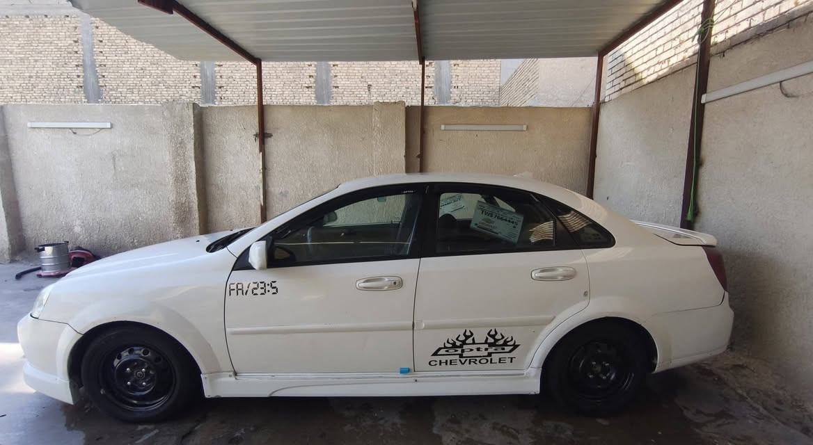 اوبترا ٢٠٠٦ للبيع السيارة جاهزة ما بيهة اي نقص تبريد ثلج كهربائيات كلهة شغالة بيها شاشة وكاميرا خلفية صدر امامي خلفي بحالة ممتازة تايرات + ويالة جدد سنوية بأسمي مشروع وطني لل٢٠٣١ داخلة هزة جديد يعني متعب بالتحويل تجي تفحص السيارة وترايك وين متريد
السعر ٦٣ وبي مجال بسيط للشراي مكاني بغداد  تلفون *********** بي واتس
