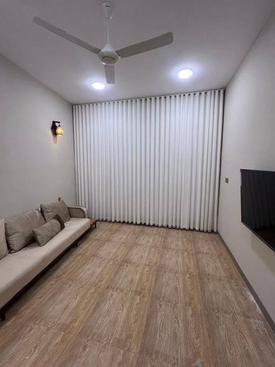 تجهيز وشد اثاث احد الزبائن بعد انهاء البناء من قبل مكتب البطاح المعماري لبناء وترميم الدور والعمارات الحكومية والاهلية الكائن في هيت حي المعلمين
