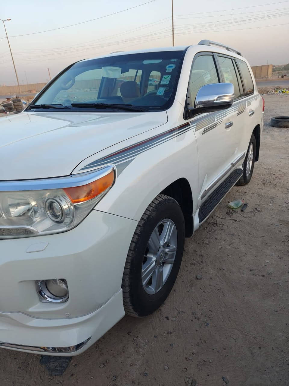 للبيع لاندكروزر 2013نظيفه ومكفوله عدا شي بسيط جدا في الجامع الخلفي الايسر صبغ بسيط جدا 
السياره رقم اربيل مكان السياره ابو غريب كامل المواصفات حسب علمي السعر 350 دولار
للاستفسار *********** به وات ساب
