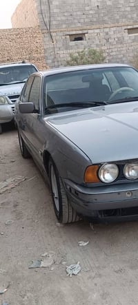 بي ام 525 • مديل ١٩٩٠ • رقم بغداد