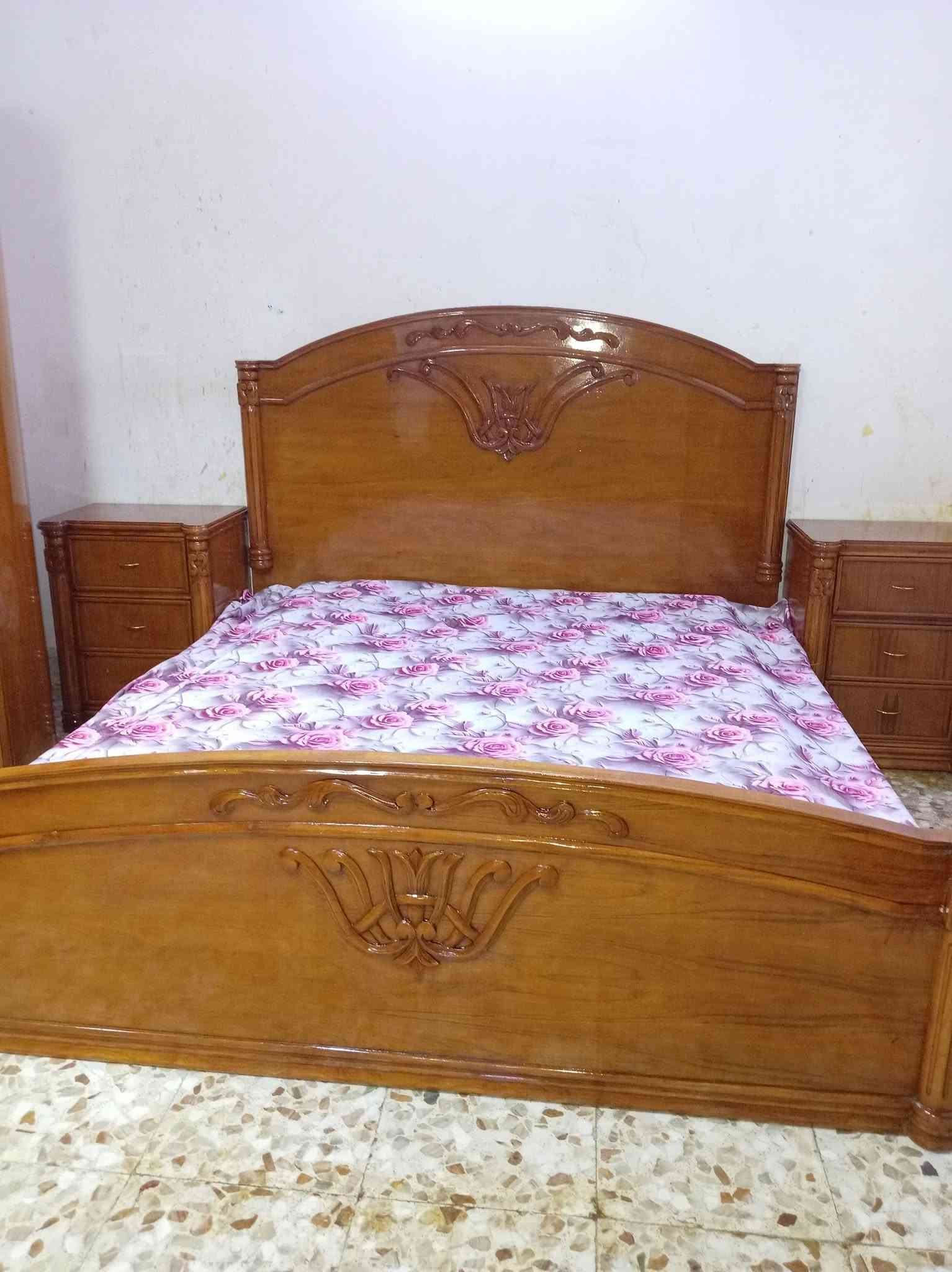 مكلف بلنشر غرفه تسكام نجاره صاج زان مصري900 وبيه مجال مكانه حله للاستفسار الاتصال بلرقم ***********
