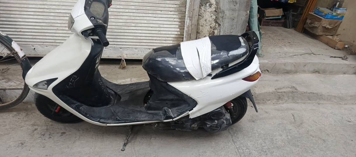 سلام عليكم دراجه فراشة فحل للبيع صارله أسبوعين من فتحت مكينته كلاجات جدد عقل جديد دينمه جديده كفر الاصلي  سعر خاص للاستفسار ***********
