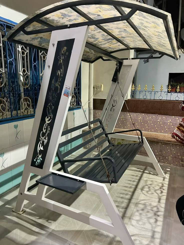 مراجيح حديد تسگام تتحمل وزن ٣٠٠ كيلو عرضها مترين و أرتفاع مترين و نصف سعر المرجوحة ٢٠٠ ألف الراغبين مراسلتي على الخاص العنوان كوفة النجف, العراق

نص مكتوب في الصور:
- HAN AGA DEMIR & MEBEL tmagac
- HEनी
- J@tmagac ***********