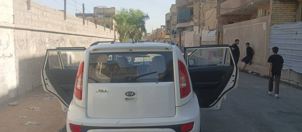 كيا صول ٢٠١٢ وراد امريكي
محرك 2000 GDiكير عادي ٦  نمر مع البك ٧ نمر مكفولات.. السيارة باسمي رقم الانگليزي بغداد 
الحادث في أمريكا جزء من چاملغ الأيمن وجززء من البنيد مصلحات وغير مبدللت
شواصي لغود مكفولات صدر امامي جديد وكذلك الخلفي  كل الكهربائيات شغالغة
تبريد ثليج دوشمة جديدة  السعر
69 ورقة  الاتصال ***********

