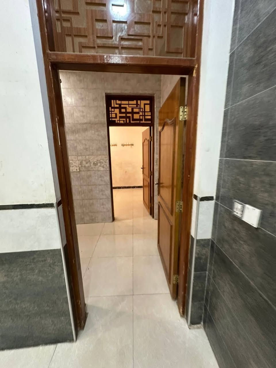 شقه فوك الارضي غرفه وصاله ومطبخ صحيات بالاقتصادين 

ايجار 450 مقدمه شهرين 

الاستفسار مراسله صفحه او الاتصال 
***********
