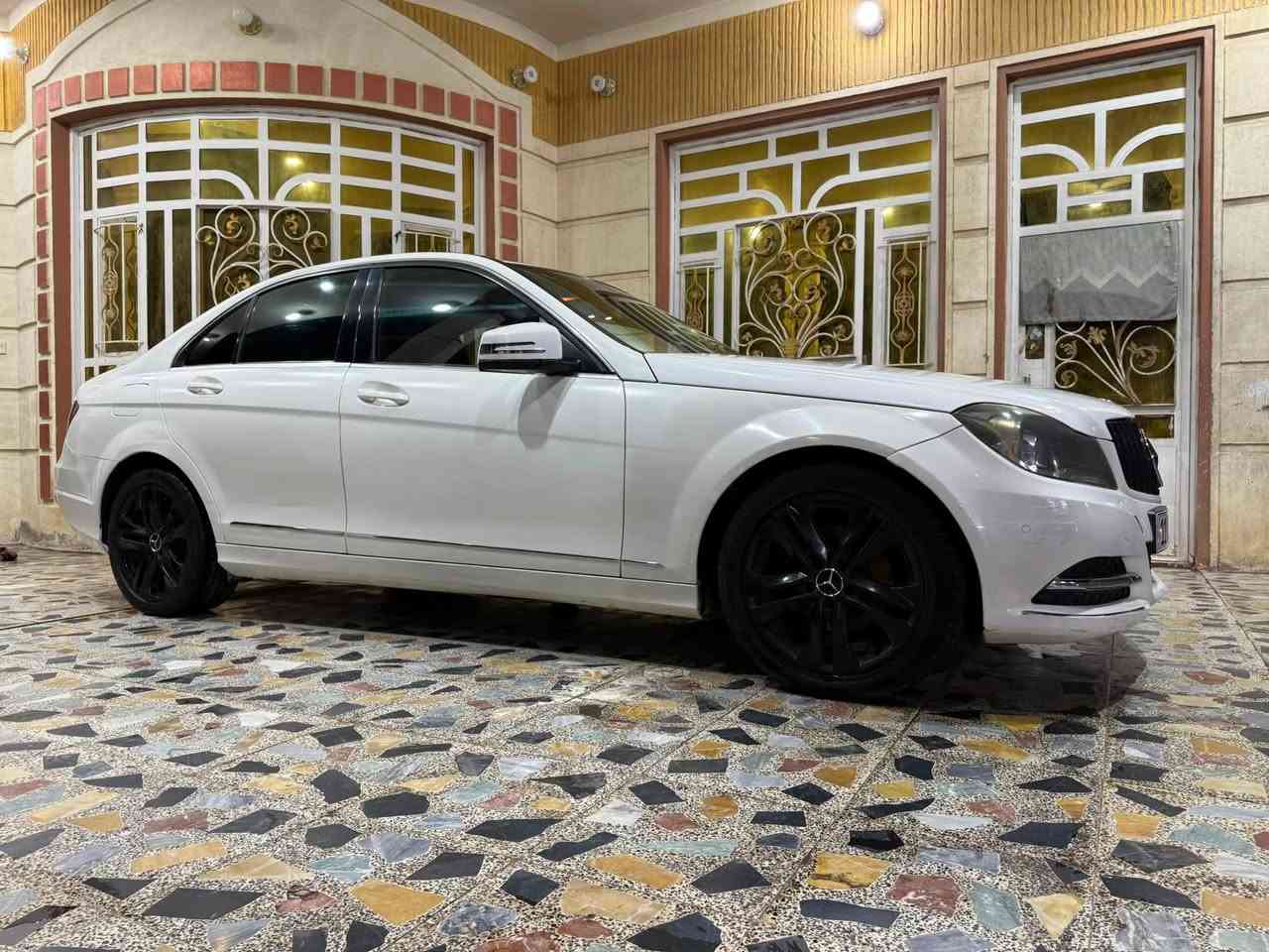 سلام عليكم 
البيع مارسيدس  C63S
موديل 2013  رقم بغداد 
تحويل مباشر
مصبوغه حزام 
مواصفات 
حجم المحرك 6
كير اتماتيك
بصمه
تبريد قطعتين 
تحكم ستيرن جهتين 
كراسي كهرباء 
المقاعد جلد
اشاره بل مري 
ويل كروم 
شاشه حجم كبير 
كامره دواره 
حساس امامي وخلفي 
بعد بيها هواي مواصفات 
السعر 90 $ ورقه بيها مجال بصيط 
العنوان بغداد جسر ديالى الجديد
 تقاطع 9 نيسان 

الاستفسار ***********
ابو محمد الشمري
