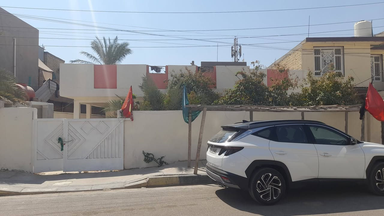 سلام عليكم دار للبيع مساحة ٣٢٥م طابو صرف مركز الشباب يتكون من غرفتين صالة ستقبال مطبخ هول صحيات خارجية داخلية شارع ٢٠م وجه١٦وربع ×٢٠م
السعر ٢٣٥ بي مجال الستفسار

***********
***********
