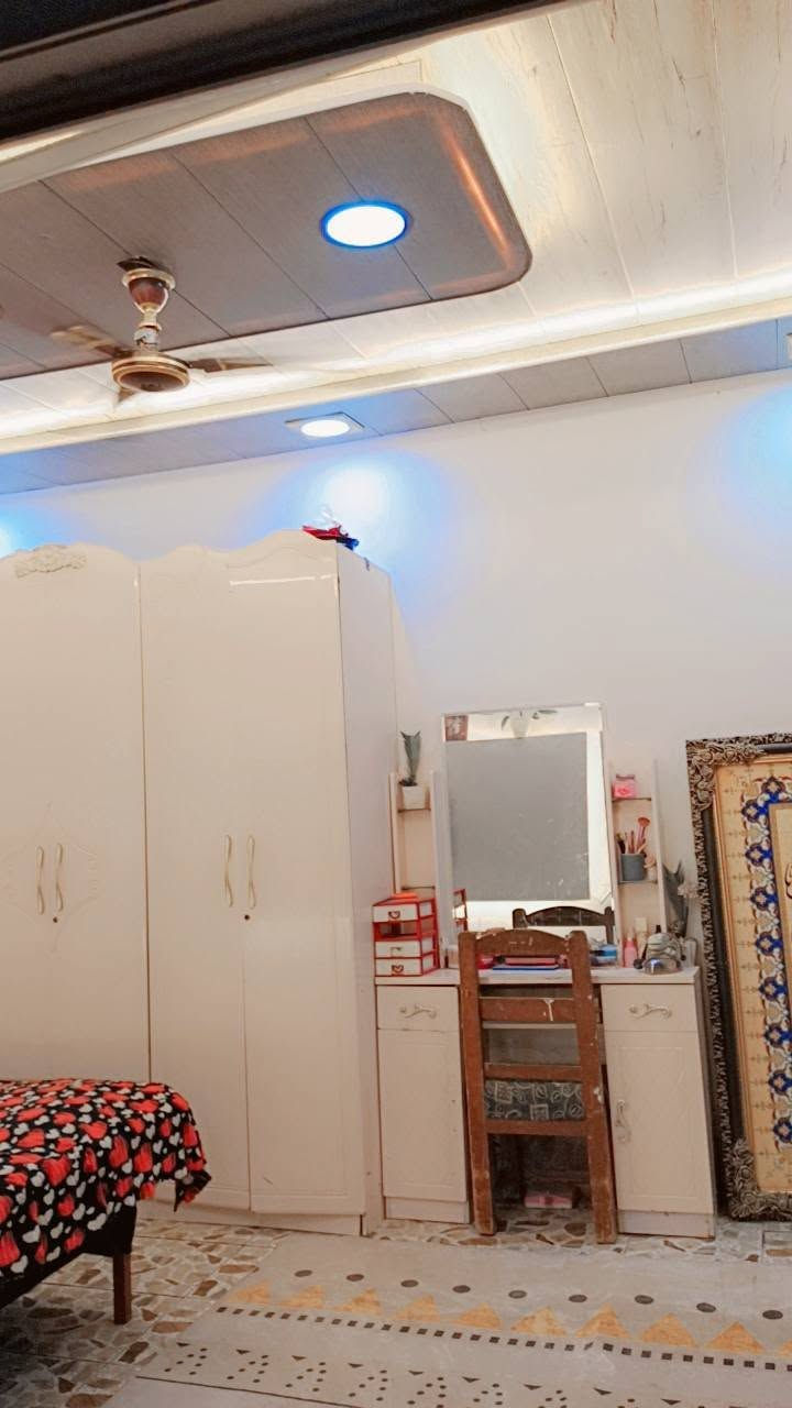 بيت للبيع
70  متر  طابقين بلخط الاول   

(طابو زراعي سند 25 مشمول بلتطويب) 

بناء حديث  صب كونكريت وطابوك نهروان  

 يحتوي على
 الطابق الاول [ غرفه  وصاله ومطبخ وستقبال 
وصحيات  ومكشوفات ]

الطابق الثاني  [ غرفه  وصاله ومطبخ وستقبال 
وصحيات  ومكشوفات ]

الموقع.   [النجف شارع الصب مقابل قرية الغدير عمود 270   ]

السعر 34  مع المجال 

استفسار 
اتصال ‏ *********** ‏ واتساب ***********
