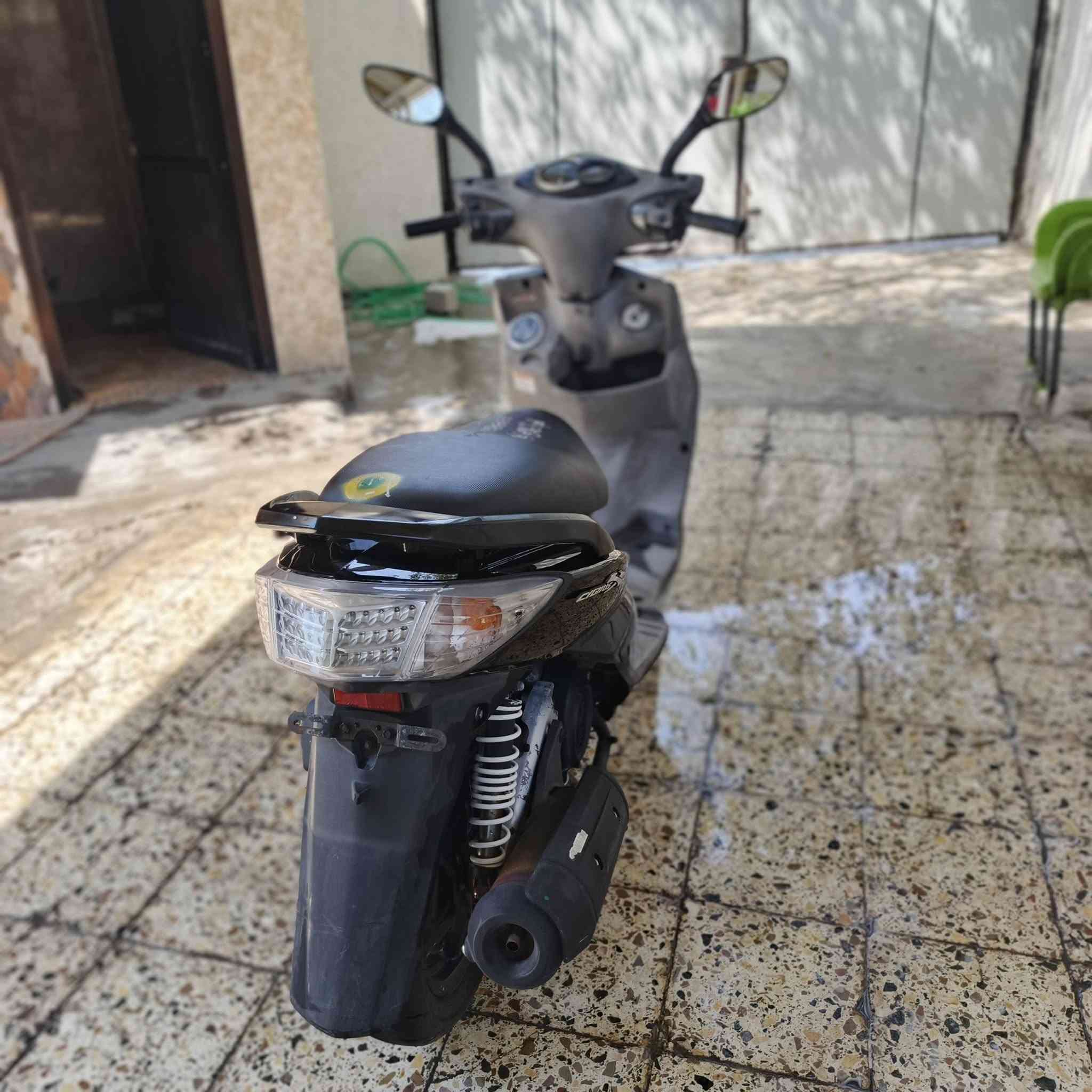 سلام عليكم سكنس فحل نوزل دراجة خير من الله تخبل ومصارلي هواي من منزلهة من المعرض دراجة رمبة مابيهة نقص فقط لايت امامي اتعاجز اسويه الله شاهد دراجة مال بيت تخبل مكينة تشك الكاع انطي بيهة ضمان شكد متريد بانزين كلة محسن دهن امزويل دراجة نضيفة حيل حيل ملحة تخبل لا تبخير لا نضوح دهن صافية كلش سلف بكل وقت نكرة وحدة دراجة مداريهة كلش وبيهة منفيست واحد والورقة مال شراء السعر مليون و225 وبيهة مجال كلش قليل مثل ما كلت دراجة رمبة ومال بيت الله شاهد مكان بغداد الامين الثانية التواصل واتس ***********

