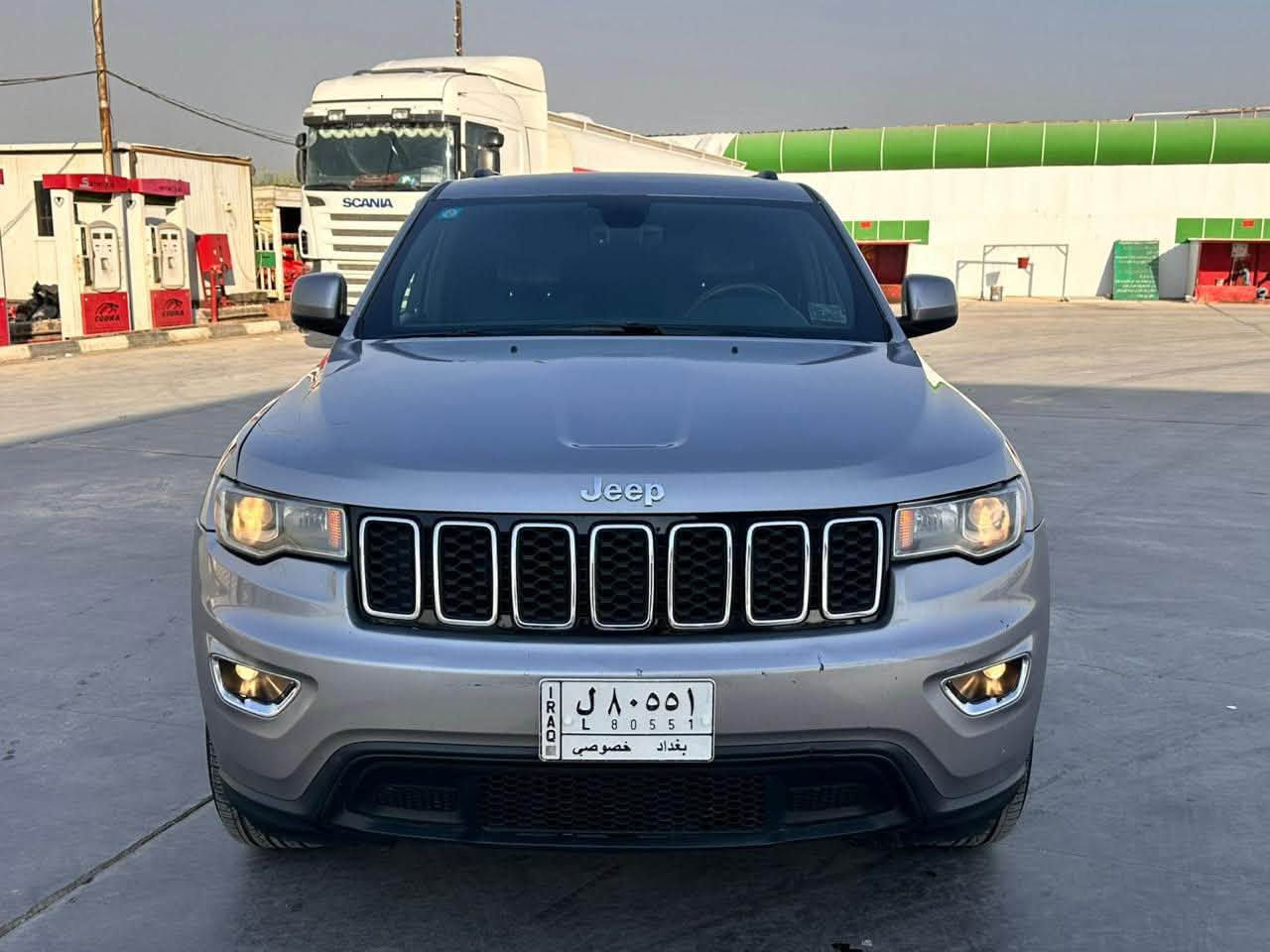 السلام عليكم
للبيع او مراوس 
Jeep Grand Cherokee Limited 2018
جيب جراند شيروكي ليميتد 2018
ماشيه 133 
سياره كفاله كير ومكينه حداديه وتخم تاير وتبريد كله 
جاهز  يعني بدون اي نقص 
رقم بغداد بسمي 
✅ المواصفات :
🎨 اللون: سلفر
🌍 وارد أمريكي
⚙️ محرك 3.6 لتر
🔩 6 سلندر
🛞 دفع AWD
💎 المواصفات:
رادار
توقف ذاتي عند التحذير
• شاشة لمس
• بلوتوث
• Android Auto
• كاميرا خلفيه 
• حساسات أمامية
• حساسات خلفية
• مقاعد جلد
• تحكم كهربائي بالمقاعد
• مثبت سرعة
• بصمة وتشغيل ذكي
• مكيف أوتوماتيك
• نظام تحكم بالمقود
✅ فئة ليمتد
✅ ما عدا الفتحة
صور حادث بالمنشور 
✅ جاملغ امامي وخلفي 
ولباب يمه صبغ يعني سياره 4 قطع بيها شرط بدون دواخل بدون ارباك 
 بدون دواخل 
مكاني بغداد بسمايه 
سعر 173 ورقه 
***********
