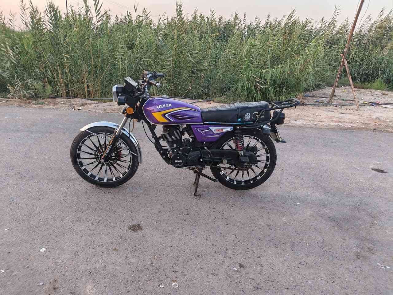 سلام عليكم  دراجه البيع موديل 25،محرك 200Ss اوراق كامله او دراجه  بيهء نقوصات بس باتري 
السعر 800او بيه مجال بس شي غليل المكان بغداد المدائن سلمان باك  المحرك مكفول 
التصال ***********
