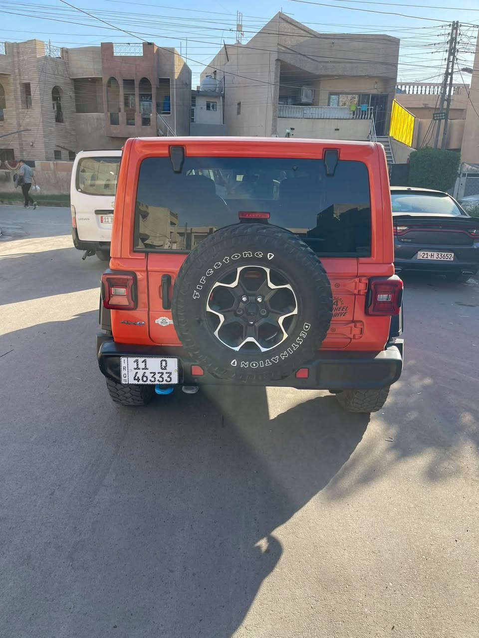 السلام عليكم 

جيب رانكلر 4Xe 2023 هايبرد ويليس وارد امريكي 

 السياره  Jeep Wrangler 4Xe 2023 2.0L 4 plug-in

حجم المكينه : 2000 تيربو + هايبرد + بلكن شحن خارجي

القدرة الحصانية 375  

الشحن يمشيك 30 ميل

المسافه المقطوعه : 32

                      
#اللون برتقالي مميز وداخل احمر بلادي 

1.قماره بانورما تنفتح كهرباء ع طول السياره
2.بصمه 
3.لوكير
4.كشافات 
6.شحن خارجي
7.بكلايت لد 
8. شاشه
9.سستم صوت دمام خلفي + امامي 
10.لايتات زنون هايلوجين
11.كشنات جلد داخل احمر بلادي 
12.سقص اسود بلادي 
13. تحكم استرين
14. ويل حجم 17
15. حساس خلفي
16.رادار جانبي 
17.تاير جبلي بلادي 

حادثها باب وجاملغ خلفي صبغ بدون ايرباك رقم بغداد السعر مكاني بغداد الدوره ***********
