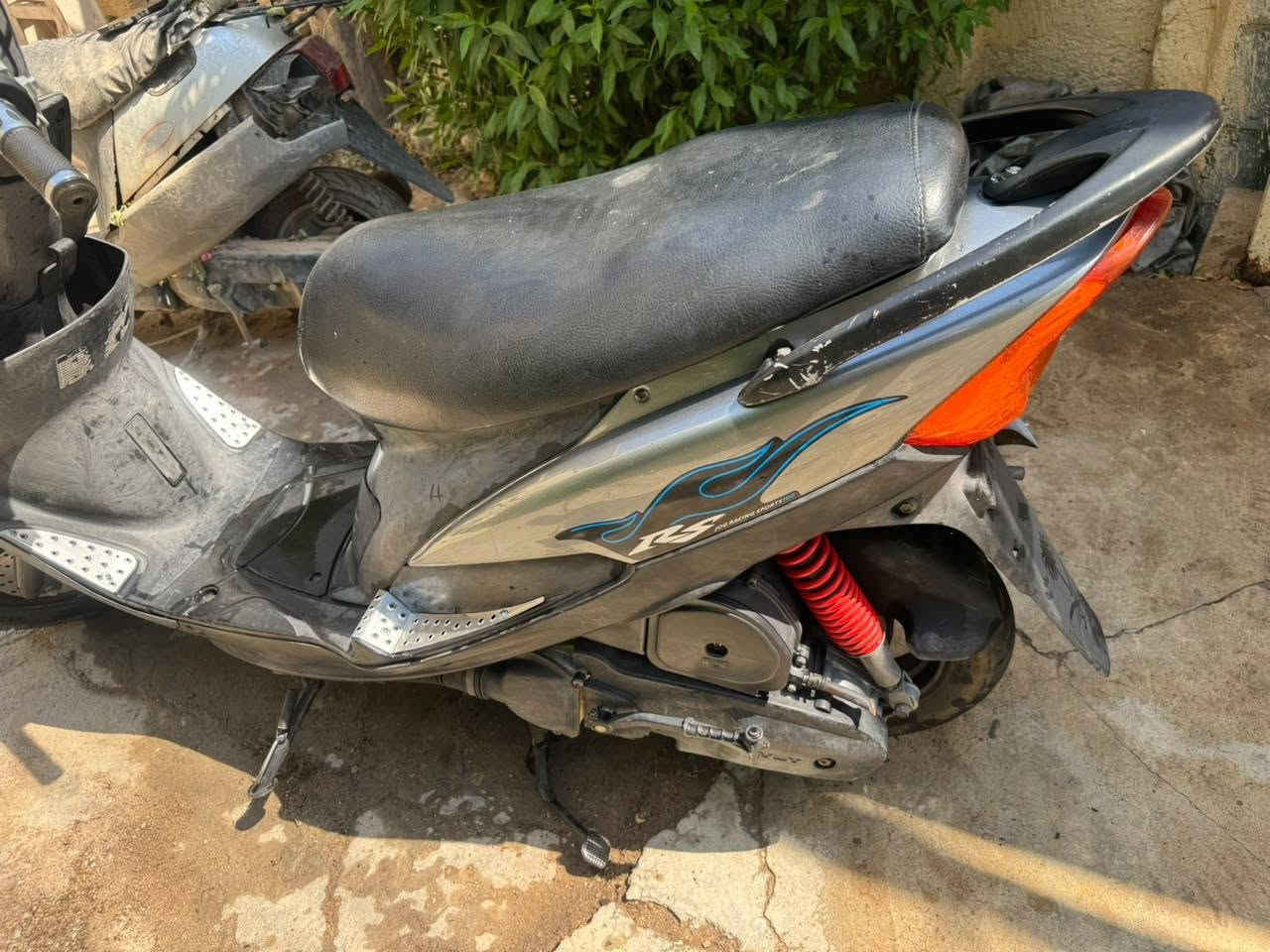 ماكس عدله نضيفه جدا صار لها اقل من الخمس اشهر من طلعت من المعرض 800 سعرها مكانها كربلاء شارع محمد الامين
***********
