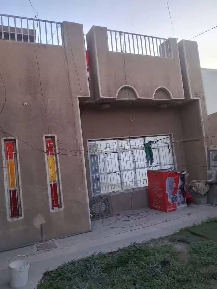 بسم الله 

بيت للبيع مساحة ٢٤٢،٥
بغداد / سريع حي العامل قرب مسبح الرافدين 

للاستفسار الاتصال ***********
