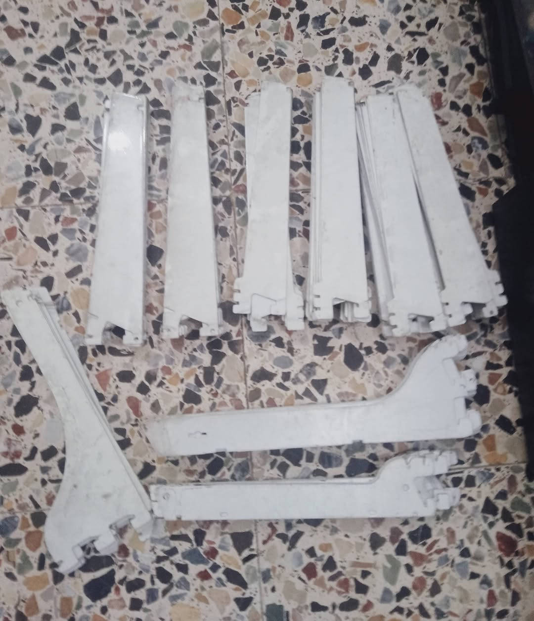 للبيع رفوف متحركة حديد ثقيل ابو الجسر وابو الجسرين بقياسات مختلفة عدد ٨٠ رف وسجج عدد ١٩ سجة وحاملات رف عدد ١٣٥
للبيع رفوف متحركة حديد ثقيل ابو الجسر وابو الجسرين بقياسات مختلفة عدد ٨٠ رف وسجج عدد ١٩ سجة وحاملات رف عدد ١٣٥
 
ورفوف ثابتة حديد ثقيل جدا الطول ٢ متر والعرض ٣ متر والنزال ٣٠ سنتيم مقسم الى ١٨ رف 
وسلات جبس كبيرة عدد ٣ وصغيرة عدد ٥

المكان بغداد حي اور
للتفاصيل التواصل ع الخاص او الواتساب او الخط
هاتف ***********
