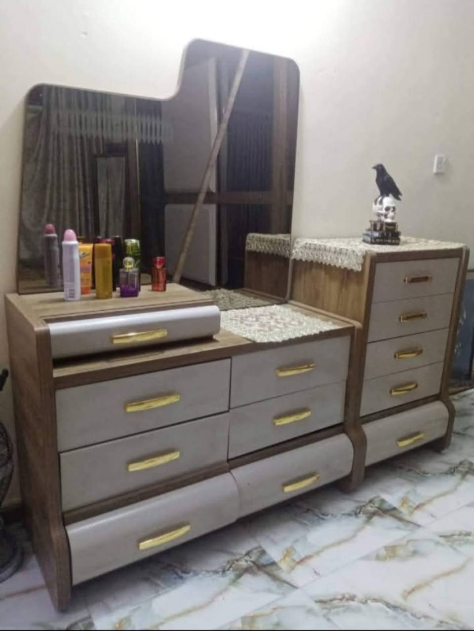 سلام عليكم غرفه جديده 10 قطع السعر مليون و700
*********** واتساب
