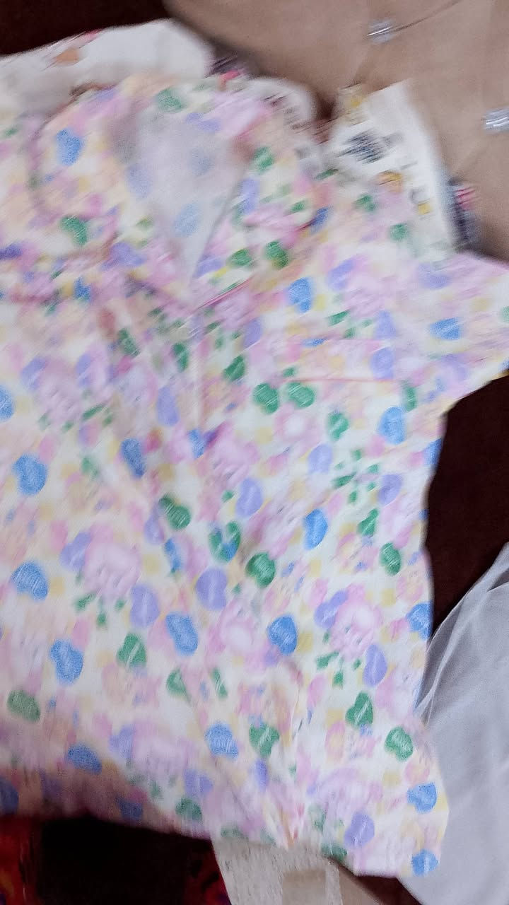 السلام عليكم دشاديش و شلحات و مكياج قراصات للبيع باسعار مناسبة للتواصل على الخاص أو مراسلة الرقم ***********
