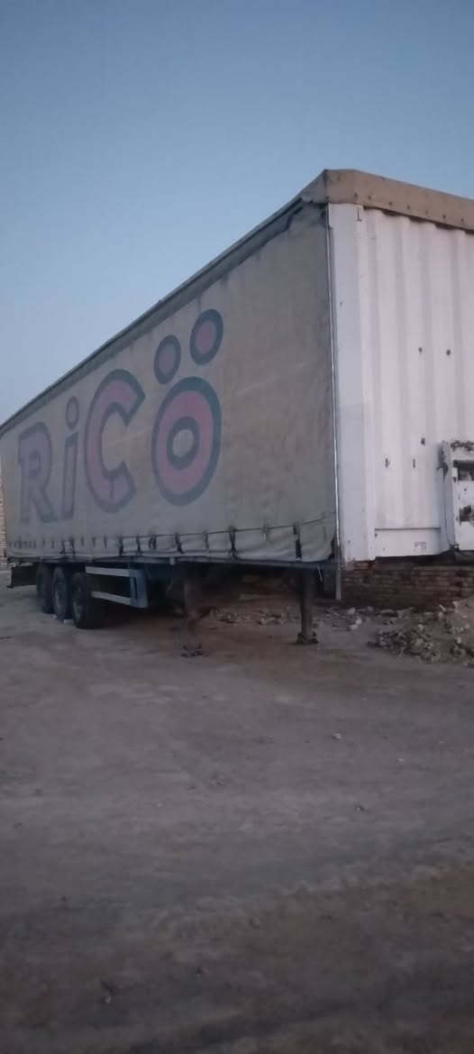عربانه جادر للبيع جاهزه للعمل محجر داخل متر دنكير مربع حداديه كله جديد سعر 50 ورقه
***********

***********
