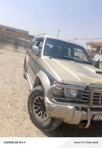 باجيرو موديل 1992رقم نينوى دولي سنويه ل29 تحويل مباشر السياره جاهزة ال...