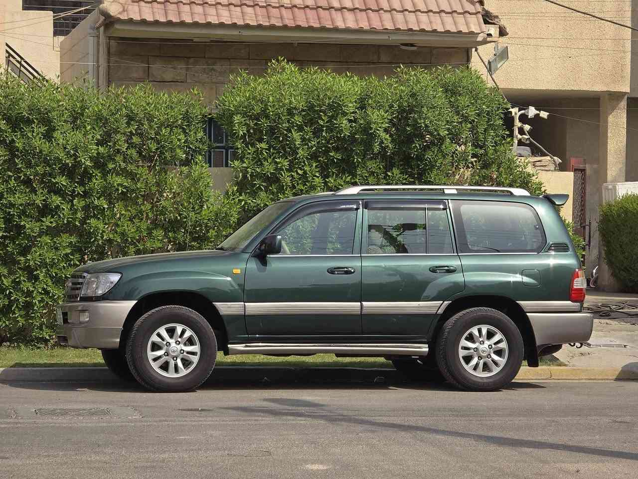السلام عليكم
للبيع لاندكروز  2007 GXR اصل والبليته مرفقه 

مجدد بالكامل 
رقم بغداد 

سلايد
محرك v6 
 كير اوتماتيك
دبل تانكي 
7 راكب 
بسمي شخصيا تحويل مباشر

مكان السياره بغداد حي الاطباء بلجهاد قرب خدمي شارع المطار للتواصل 
***********
