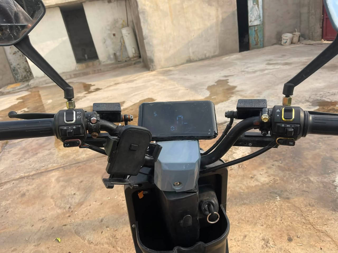 السلام عليكم 
مأطور شحنR9
2025. MR
السرعه 109
فول نشاط
السعر ٣٨٠
العنوان الشرقاط اسديره وسطى
للاستفسار الاتصال على الرقم ***********
