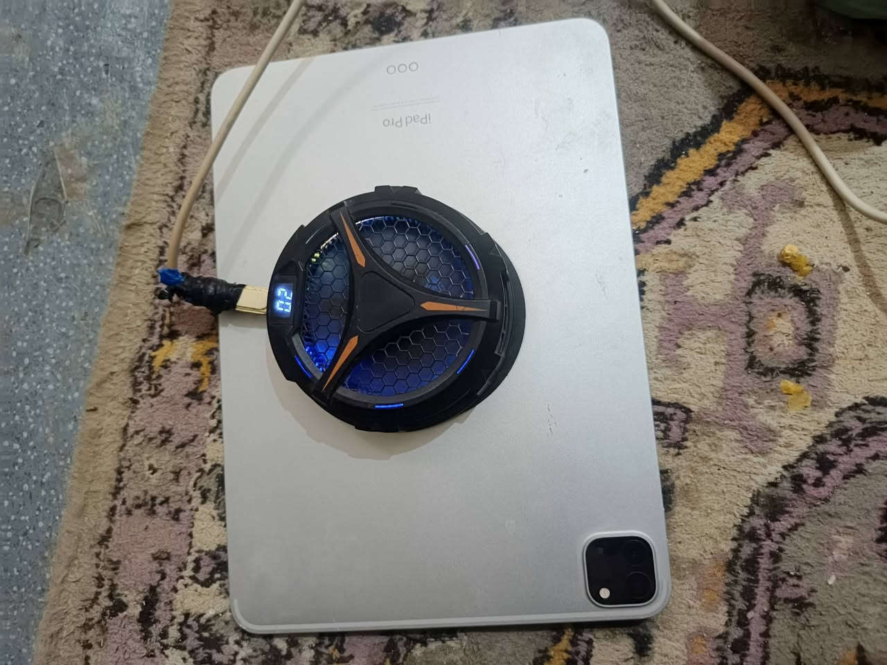 🔺مرحبا شباب ايباد برو M2
➖ذاكرة 128
➖ملحقاتة كاملة
➖صحة البطارية مفاحصهاا بس ميصرف 
➖رايدة ب700
➖للاستفسار متواجد واتساب  ☎️
***********

