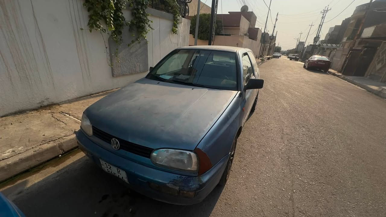 كولف نفخ1993
تك باب، بيها، صبغ عام للجمالية وتجي تشوفها كدام عينك.
السيارة باسمي وبيها كابون بنزين.
مكينتها لا صرف ولا نفخ وكير شرط
.
السعر 28 ورقة وبيها مجال

***********
***********
