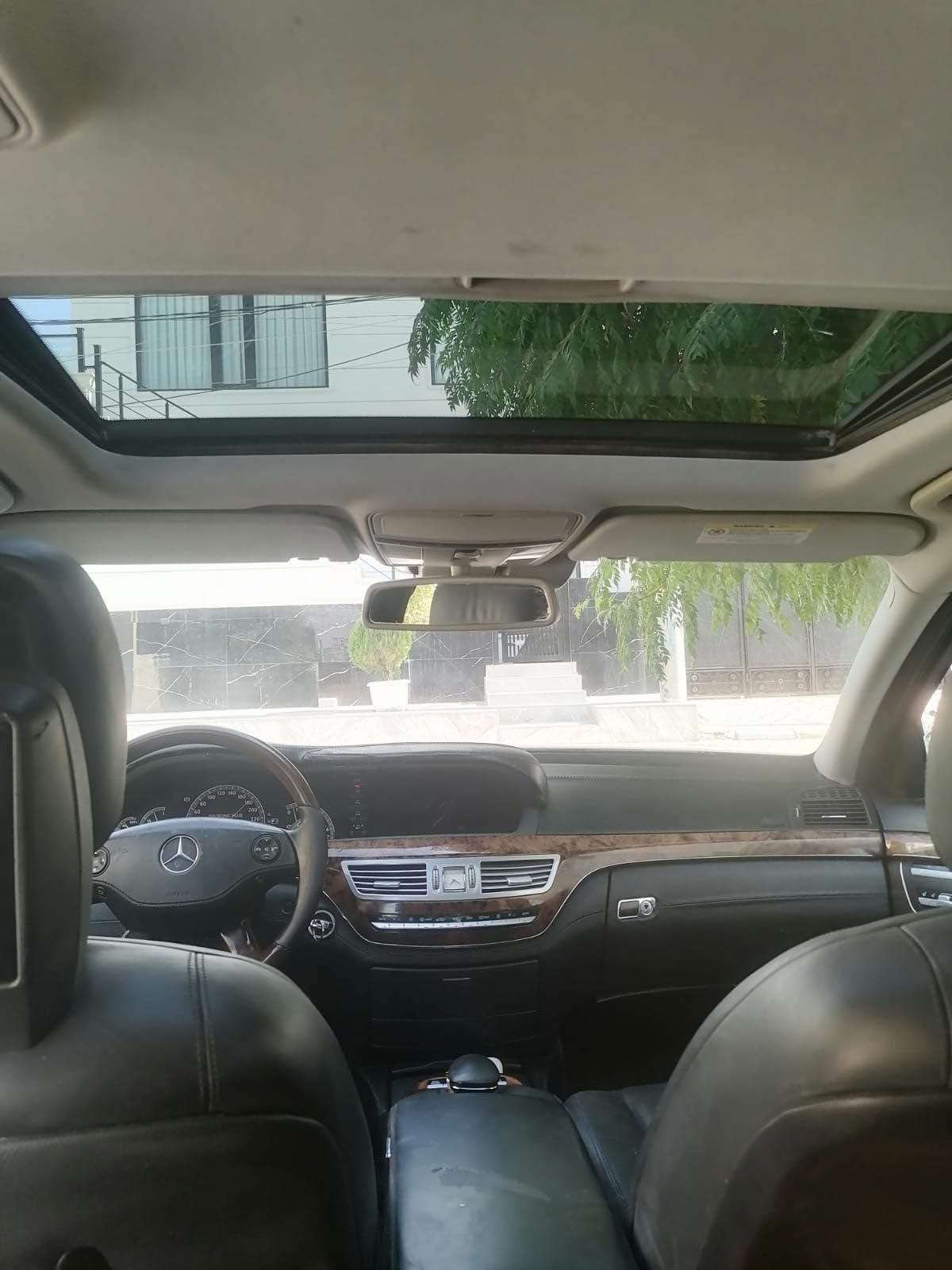 سەلام علیكم 
مارسدیس بێنز ۲٠٠۷ S class

مواسەفات فول..

٤ دەرگا شەفت

کوشن خەزن

۳ مۆد لێخورین

کوشن سارد و گەرم

هەردوو کوشن دواوەش هيتەر

 ٥ پەردە بیلادی

٤ ویل مایباخ

سلادە سەیارەکە بێ عەیب و عارە و هەیكەلی زۆر جوان و خاوێن ماوەتەوە داوای ۷٠ گەڵاو مەجالیشی تیایە

تێبینی : سەیارەكە  (ساغە)  و براوە و مووس نیە كۆدی ئاسایشی بۆ كراوە پلێتیشی وەرگرتووە.
( *********** ) السليمانية, العراق

