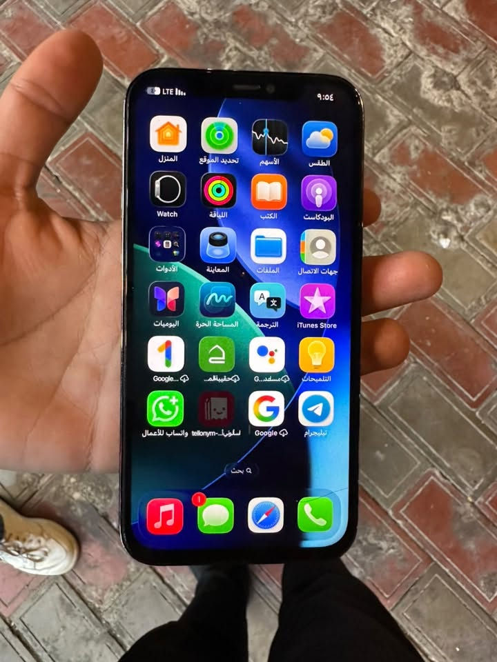 للبيع: iPhone 12 Pro
الذاكرة: 256 جيجابايت
 النسخة: الشرق الأوسط
 اللون: رمادي غامق (Graphite)
 الحالة: الجهاز شغال وممتاز، وبي النواقص التالية للإبراء:
 الشاشة: مبدلة، وبيها فطر خفيف جداً (طولي) موضح بالصور، ما يحك بالإيد وما مؤثر على اللمس نهائياً.
 البطارية: مبدلة.
 الأداء: الكاميرات، Face ID، الصوت، والشبكة كلها شغالة 100% وبدون أي مشاكل ثانية.
السعر: 225 ألف دينار عراقي (وبي مجال بسيط للشراي)
التواصل: ***********
