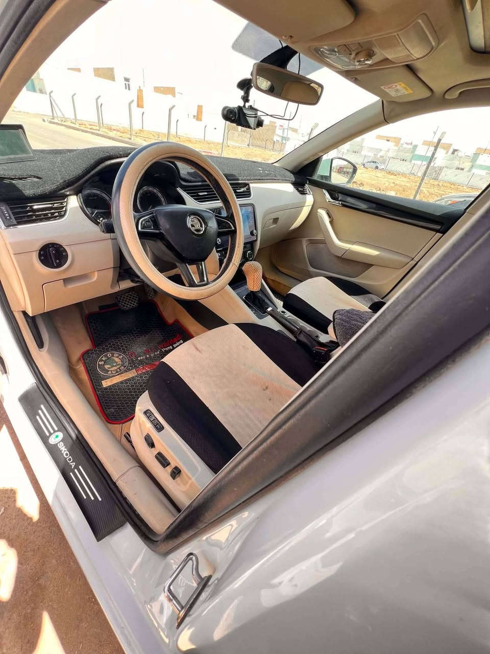 مكلف بالنشر
للبيع سكودا اوكتافيا ٢٠١٩ فول مواصفات حرة رقم بغداد مشروع وطني
ضربتها بنيد وباب خسفات ومصلحات نفسيتهن 
ماشيه 250 الف
السعر ١٠٠ ورقه للتوصل مع صاحب السيارة واتس اب 
***********
