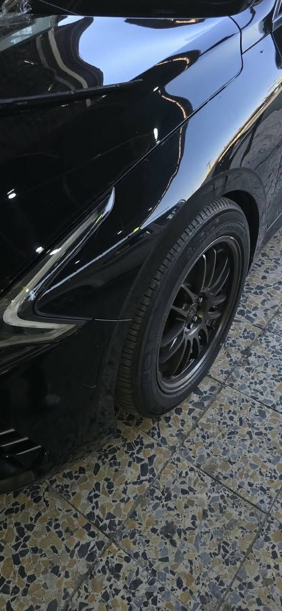 كيا K5 EX Premium  🔥
للبيع K5 EX Premium ✨
سيارة أنيقة، اقتصادية، ومواصفاتها عالية جداً، واللي يعرف بالـK5 يعرف قيمة هالفئة 👌
💎 المواصفات: • محرك 1.6 Turbo  –  
• كير أوتوماتيك 8 سرعات
• كاميرات 360° محيطية 📸
• شاشة كبيرة 10.25 إنچ
 سستم صوت • Bose Premium Sound 🎵
• فتحة سقف بانوراما 🌙
• كراسي جلد كهرباء
• تدفئة وتبريد الكراسي الأمامية
• ذاكرة كرسي السائق
• شاحن لاسلكي 📱
• دخول وتشغيل بصمة
• Remote Start
• مثبت سرعة ذكي
• حساسات أمامية وخلفية
• Apple CarPlay / Android Auto
• تايرات 18 إنچ
• داخلية بيج/أبيض فخمة جداً 🤍
📌  — فئة EX Premium 📌 VIN: 
🔥 بهالمواصفات قليلة بالسوق، والداخلية البيضاء تخليها مميزة اكثر 
(( السيارة عليها تايرات مشلن جديده تخم وعليها ويل كب ياباني اصلي مكينه جديده بالكارتون ستوني شادها يعني السيارة كلش جديده تجي وتشوف بعينك حادثهاا موضح بالصور قطعتين كلير  )) 
*********** رقمي وتساب موجود مكاني البصرة
السعر 158  رقم اربيل باسمي
