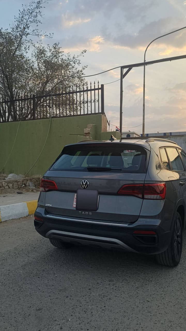 للبيع: فولكس فاجن تاوس (Volkswagen Taos S) موديل 2024 بحالة ممتازة
* الموديل: 2024 (تاريخ الصنع 03/2024)
 * المسافة المقطوعة: 59 ألف كيلو متر
 * المحرك: 1.5L تيربو – نشط واقتصادي جداً (158 حصان)
 * نظام الدفع: أمامي (FWD)
 * الجنوط والإطارات: قياس 17 بلاد (215/55 R17)
 * حالة السيارة: وارد أمريكي، الضرر (بَنيد مصبوغ فقط)، والسيارة جاهزة من كلشي وما تحتاج أي مصروف.
 * المرقمية: تترقم أربيل
 * المكان: تكريت
السعر: 155 ورقة ($15,500) وبيه مجال للشراي الجاد.
للتواصل والاستفسار يرجى الاتصال على الرقم: ***********
