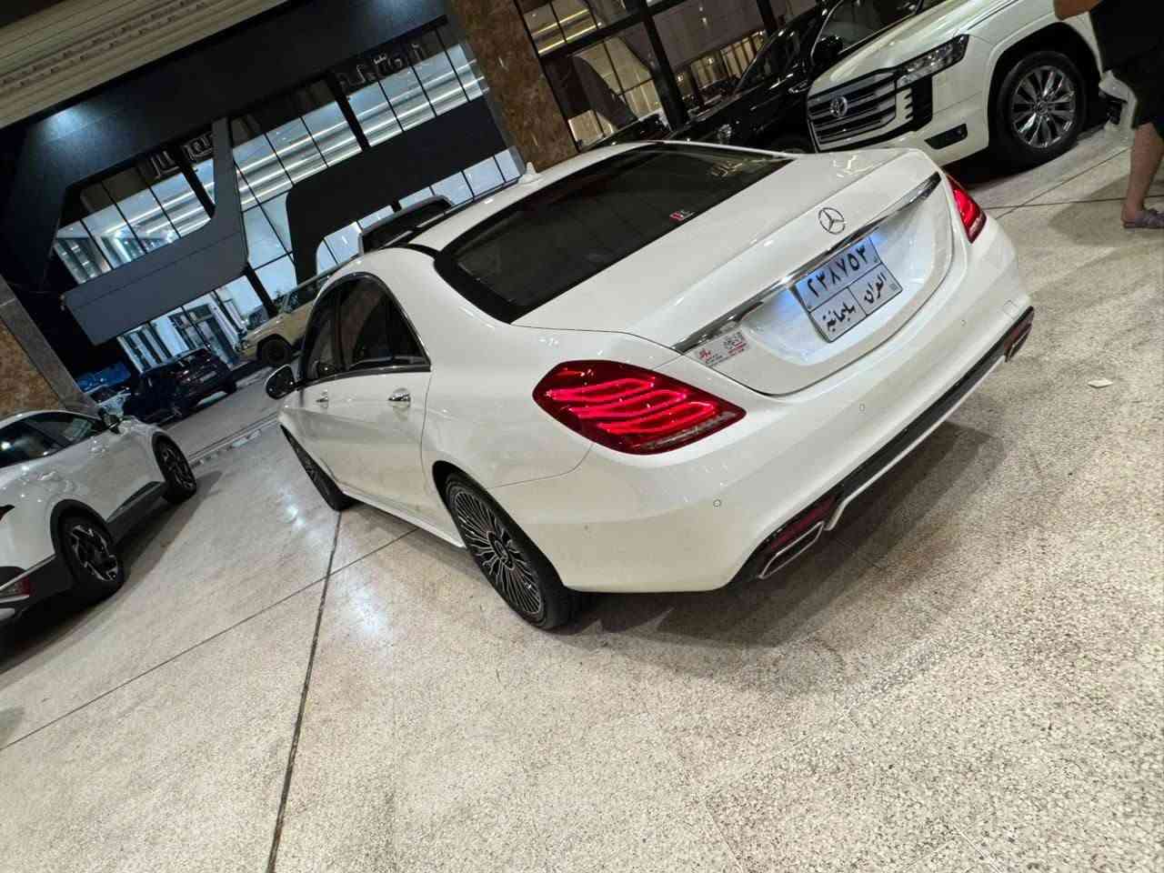 السلام عليكم.
سيارة مرسيدس S500 وكاله 2015 فول مواصفات.
خمسة فصوص 
رقم سليمانيه
ماشيه 94 الف
مكفوله كفاله عامة
.
شرط التحويل ثاني يوم
رايدها ب 41,000$
مكاني بغداد 
للتواصل *********** بغداد, العراق
