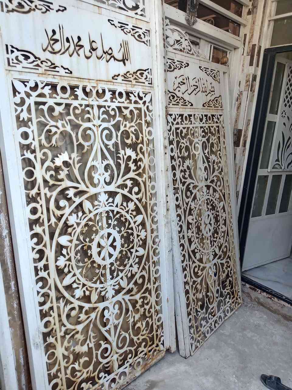 باب للبيع قيم واخذ عرض 2متر ٦سم مكان بغداد وره سيطرة الشعب القديمه منطقة الاصلاح ***********
