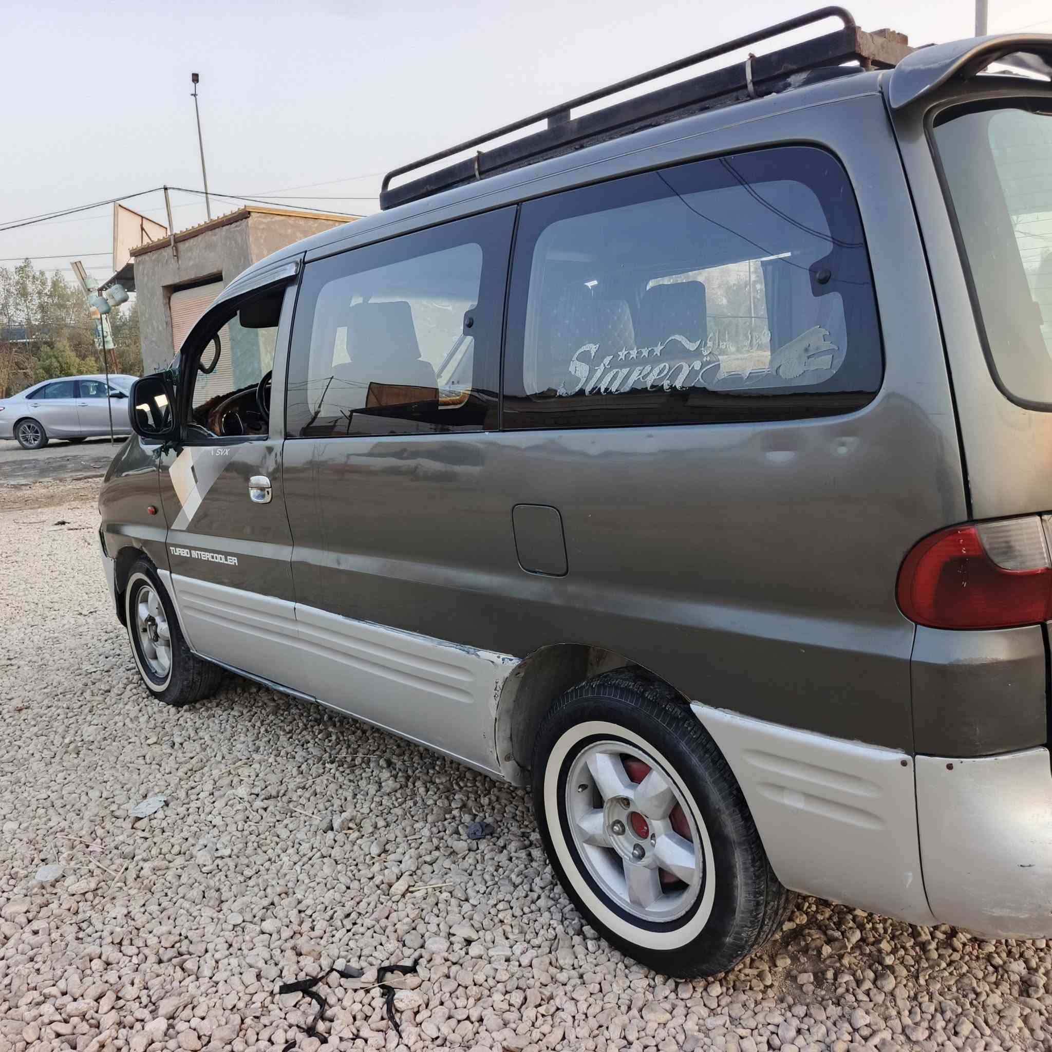 سلام عليكم من رخصت الادمن  المحترم ستاركس للبيع موديل 2001 رقم بغداد خصوصي باسمي حداديه نص عمر مكينه مفتوح وگير خير من الله تبريد شغال كهربائيّات كلها شغاله تخم تايرات السياره مال بيت متعوب عليها ترايك وين ما تريد السعر 70وبيها مجال قليل
بابل الحمزه الغربي
 رقم الهاتف ***********
